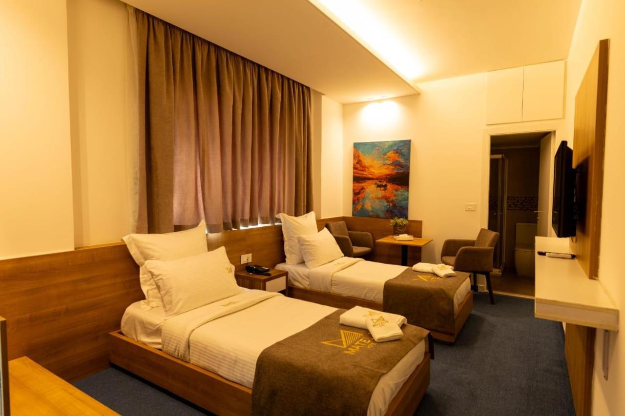 Mateus Hotel & Pool Джуния Экстерьер фото