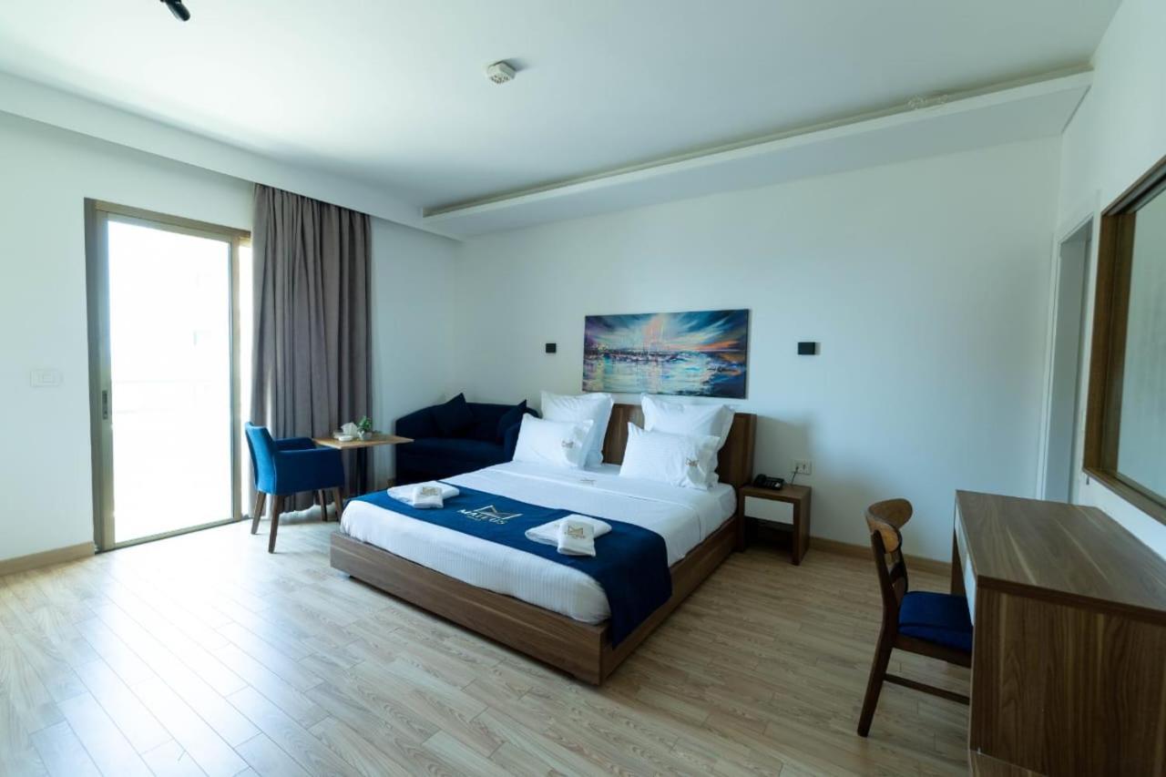 Mateus Hotel & Pool Джуния Экстерьер фото